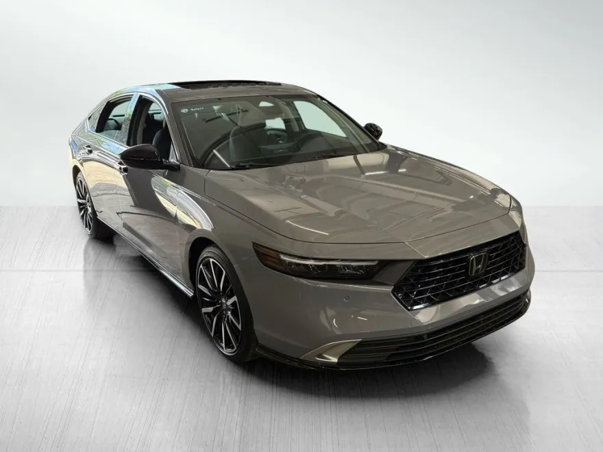 2024 Honda Accord Hybrid Touring photo 1