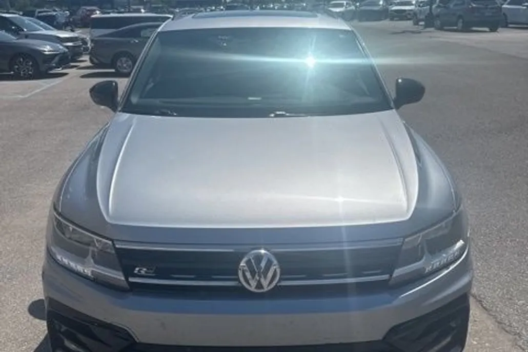 2021 Volkswagen Tiguan SE R-Line Black photo 1
