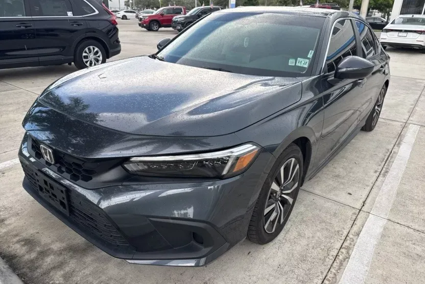 2022 Honda Civic EX-L Hatchback photo 1