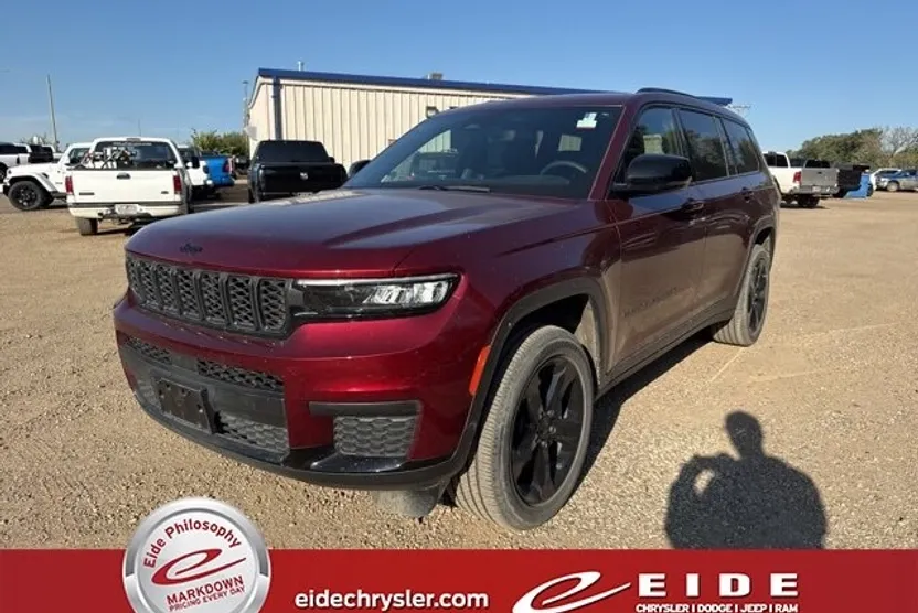 2023 Jeep Grand Cherokee Altitude photo 1