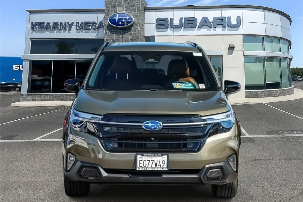 2025 Subaru Forester Touring photo 1