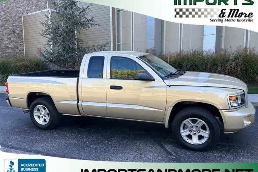 2011 Dodge Dakota SXT SLT photo 1