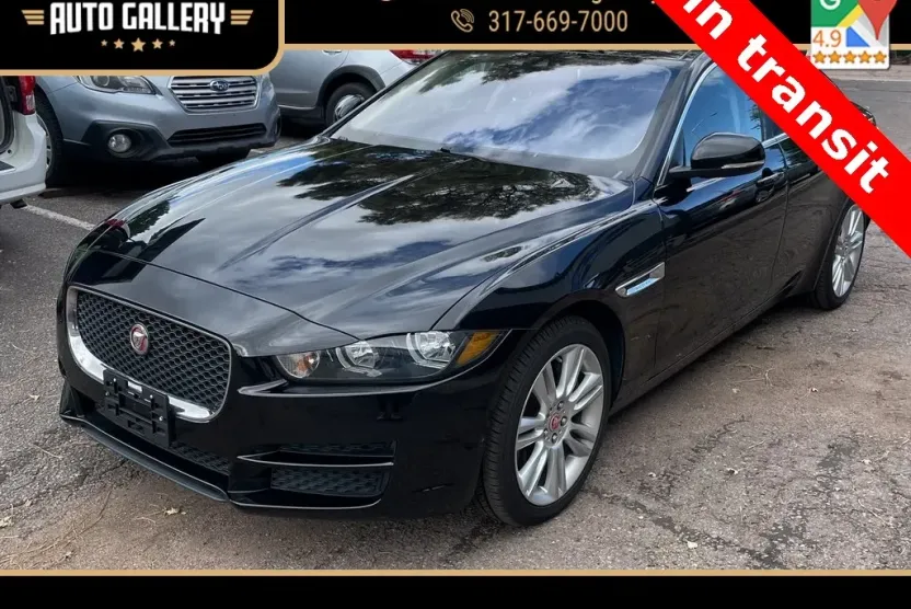 2019 Jaguar XE photo 1