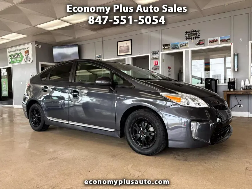 2012 Toyota Prius photo 1