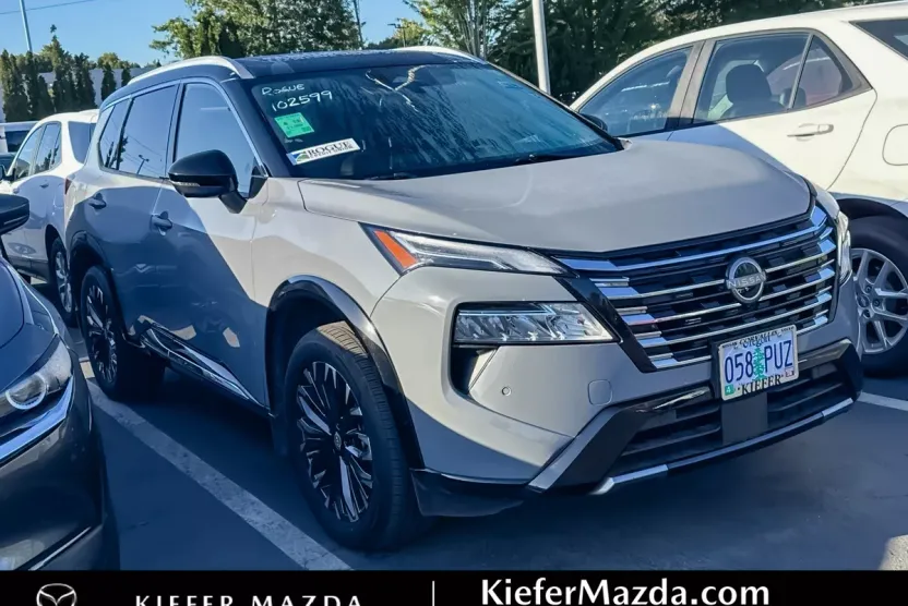 2024 Nissan Rogue Platinum photo 1