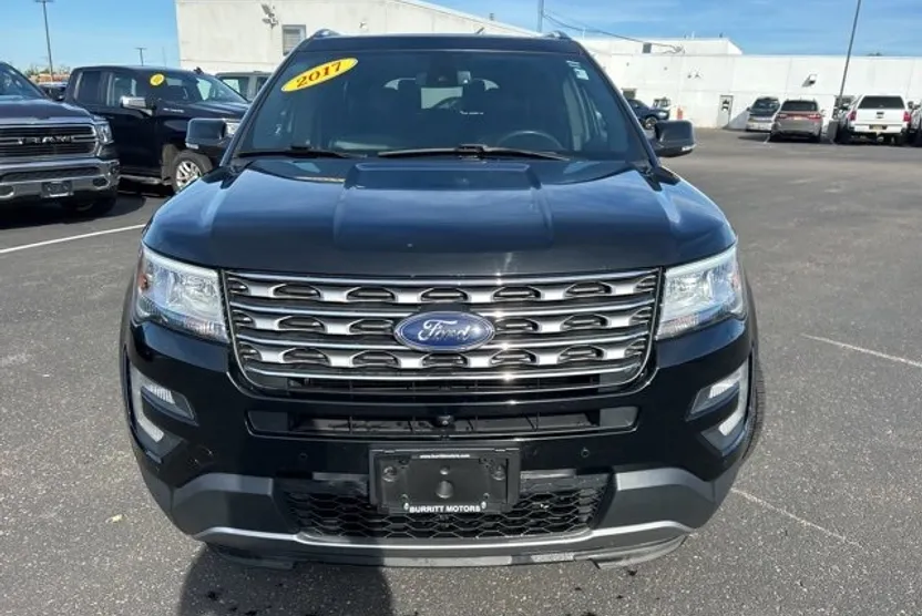 2017 Ford Explorer Limited photo 1