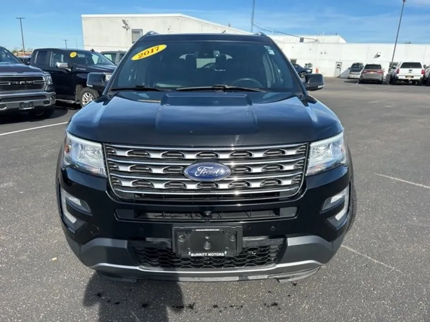2017 Ford Explorer Limited photo 1