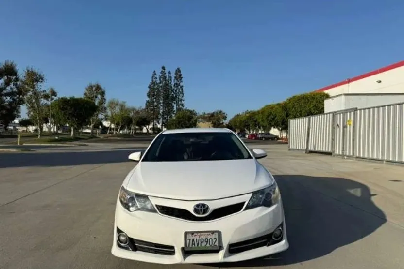 2013 Toyota Camry L photo 1