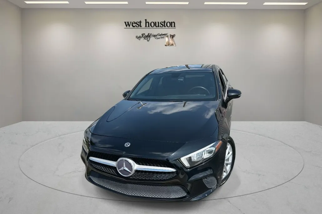 2019 Mercedes Benz A 220 photo 1