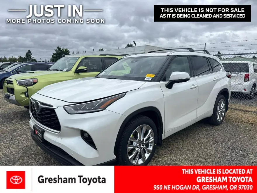 2021 Toyota Highlander Limited photo 1
