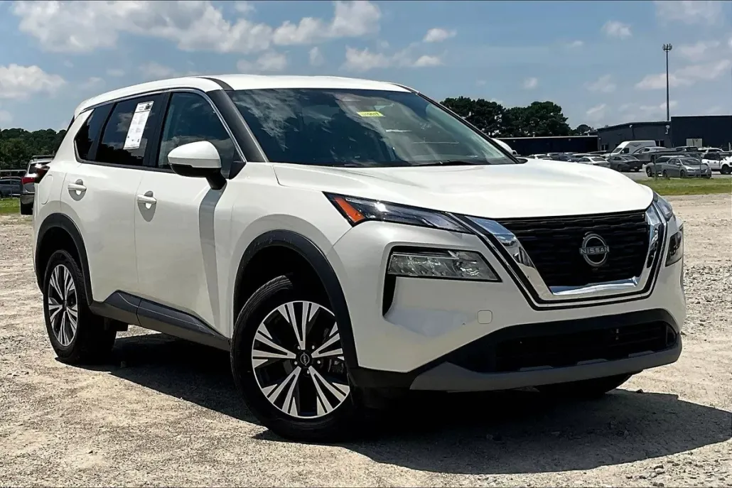 2022 Nissan Rogue SV photo 1