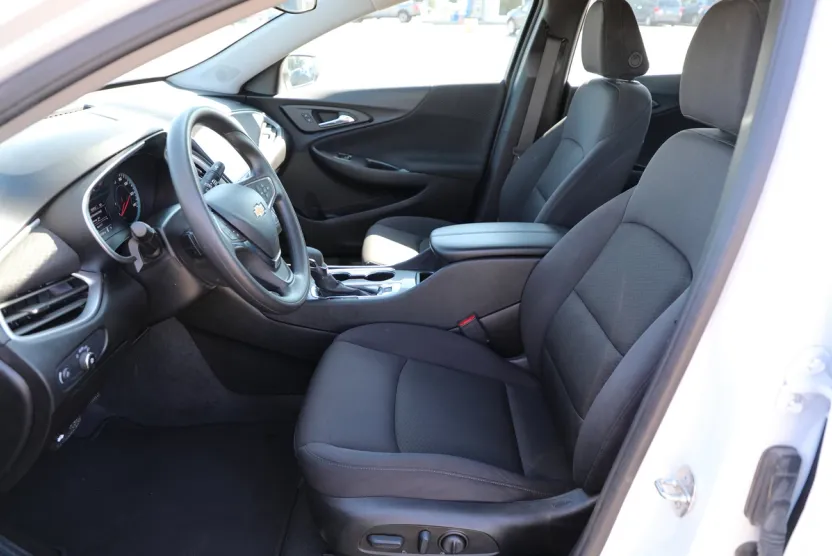 2024 Chevrolet Malibu 1LT photo 1