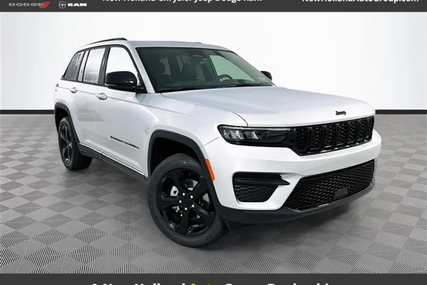 2025 Jeep Grand Cherokee Laredo Altitude X photo 1