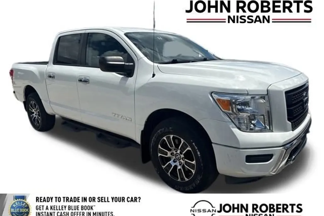 2021 Nissan Titan SV photo 1