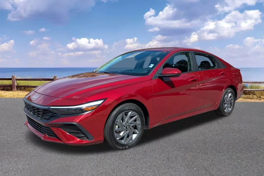 2024 Hyundai Elantra SEL photo 1