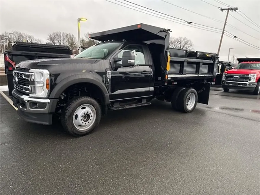 2024 Ford F-550 photo 1