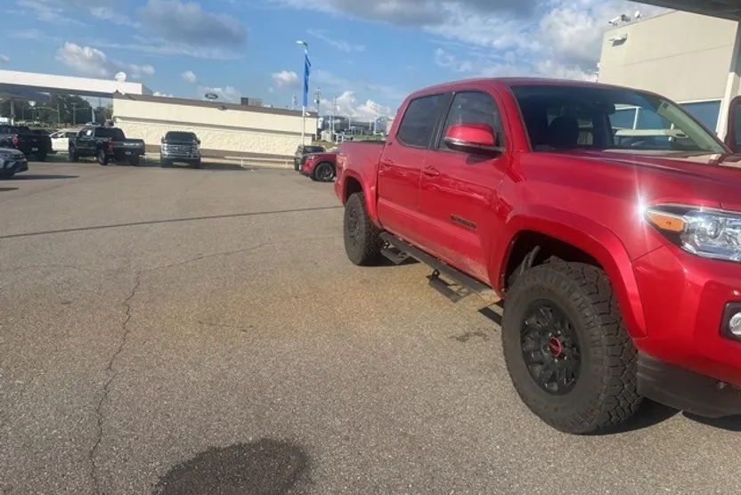 2022 Toyota Tacoma SR5 photo 1
