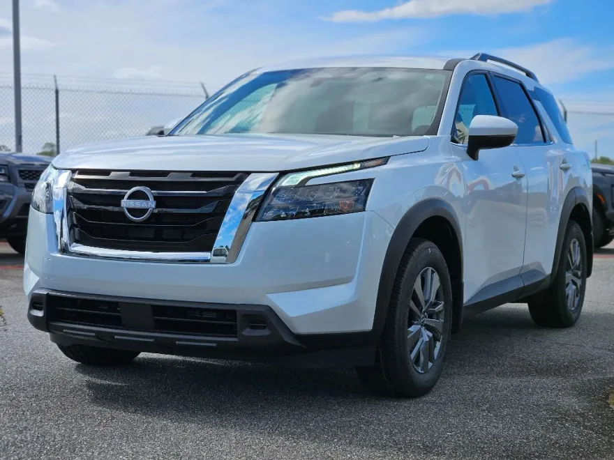 2025 Nissan Pathfinder SV photo 1