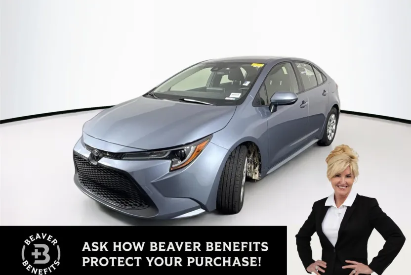 2021 Toyota Corolla LE photo 1