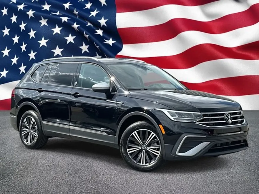 2024 Volkswagen Tiguan SE Wolfsburg Edition photo 1
