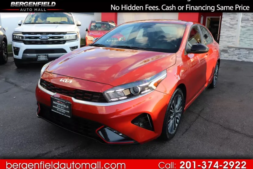 2023 Kia Forte GT-Line photo 1