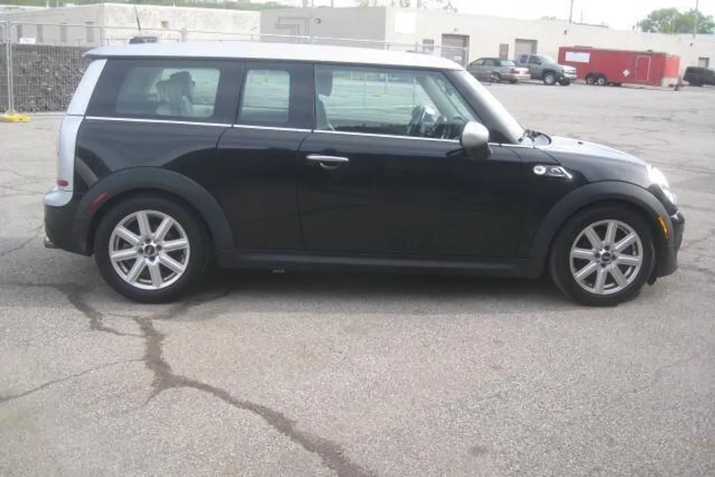 2011 Mini Clubman Base S photo 1