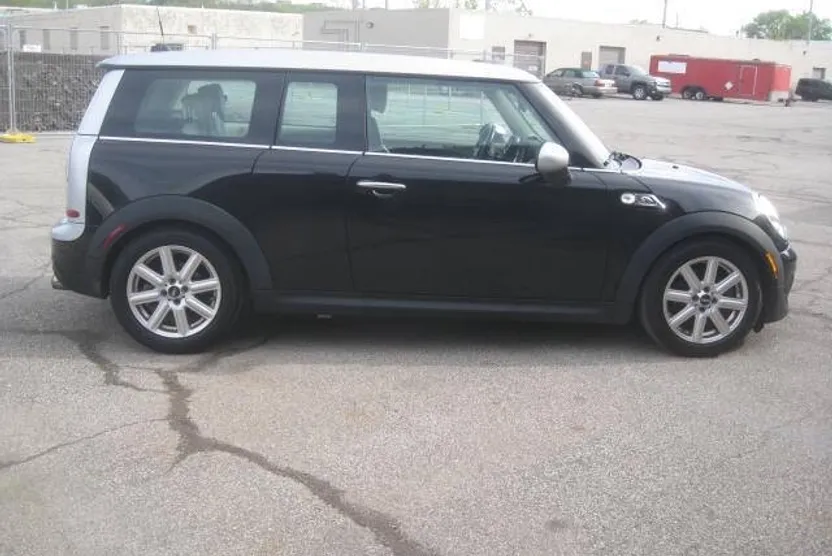2011 Mini Clubman Base S photo 1