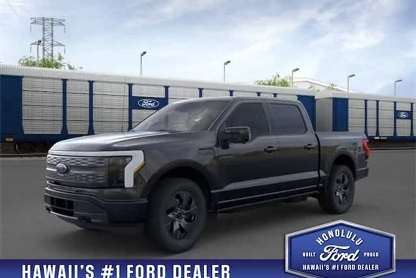 2023 Ford F-150 Lightning Lariat photo 1