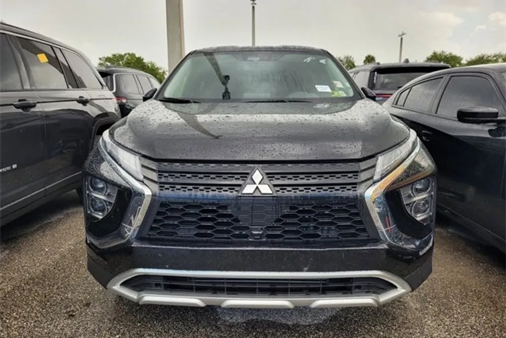 2024 Mitsubishi Eclipse Cross SEL photo 1