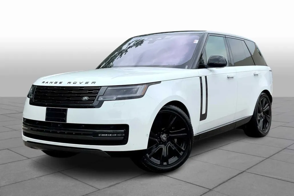 2023 Land Rover Range Rover SE photo 1