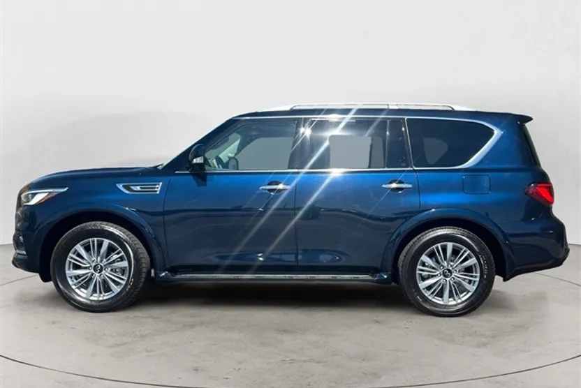 2024 Infiniti QX80 Luxe photo 1