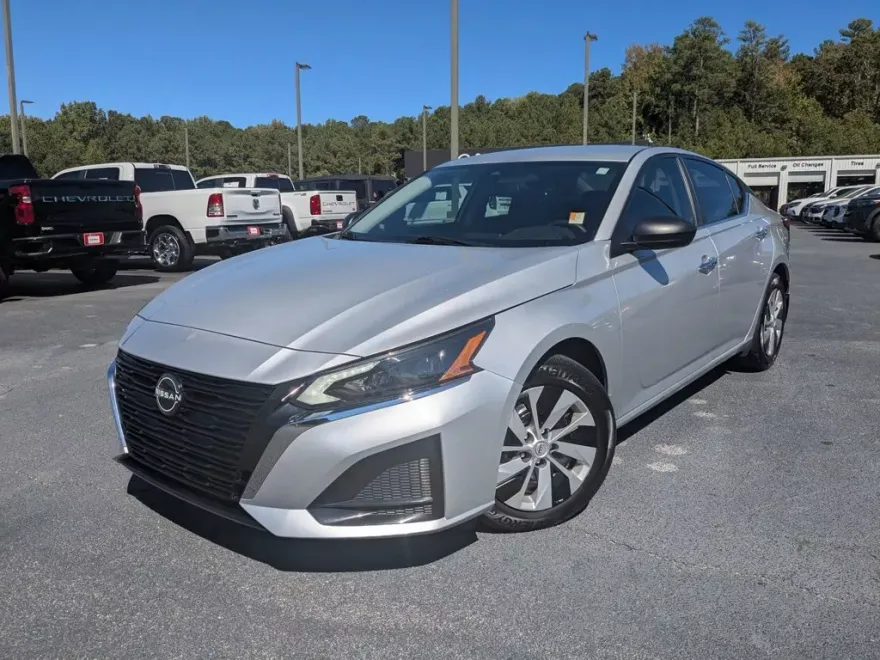 2024 Nissan Altima S photo 1
