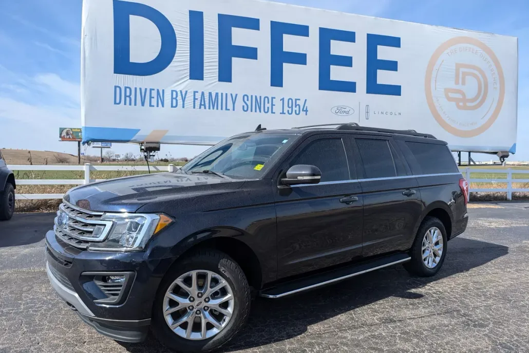 2021 Ford Expedition MAX XLT photo 1
