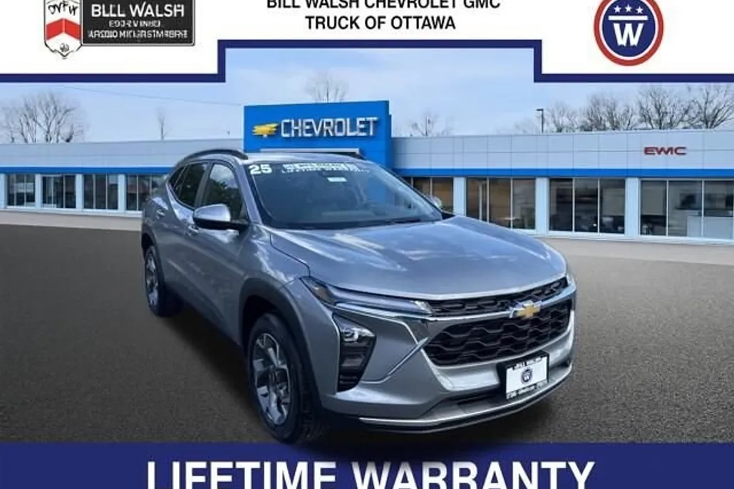 2025 Chevrolet Trax LT photo 1