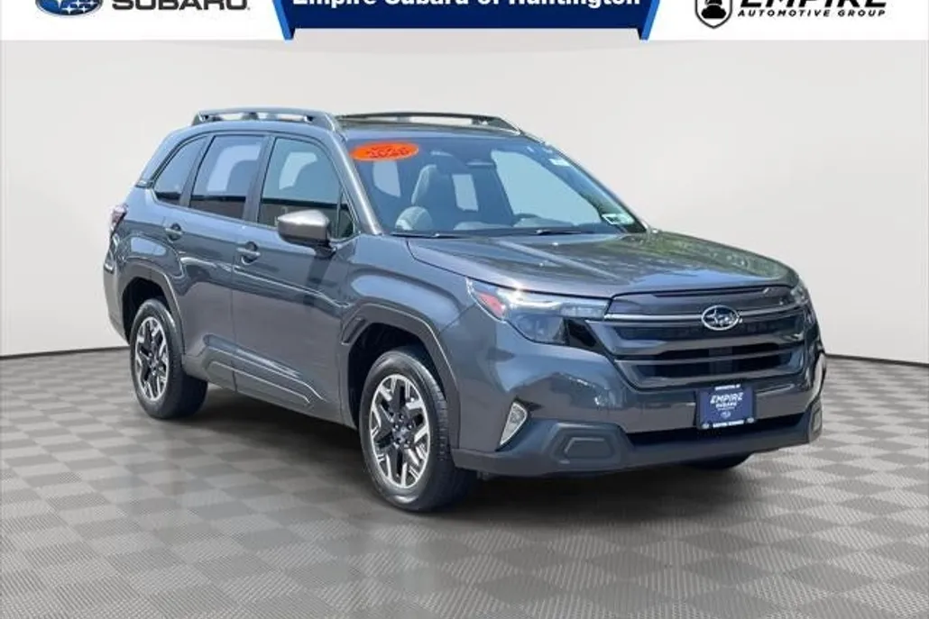 2025 Subaru Forester Premium Base photo 1