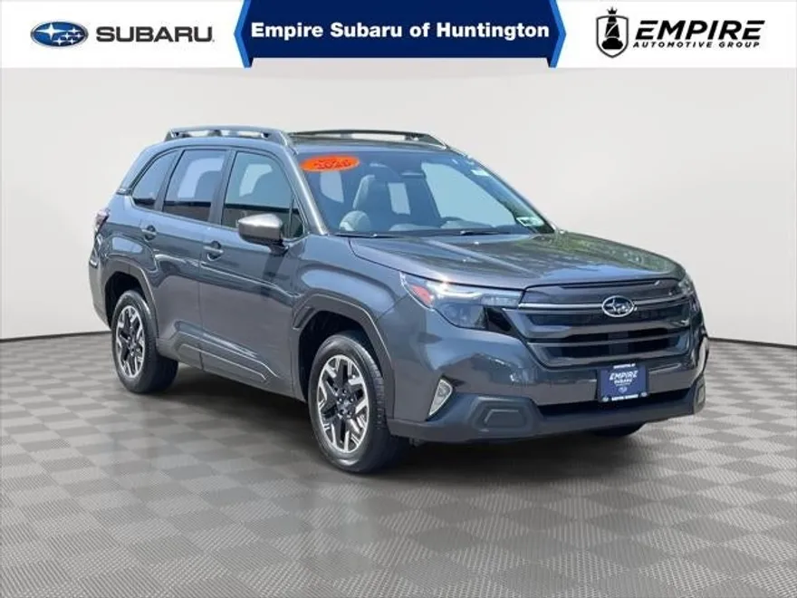 2025 Subaru Forester Premium Base photo 1