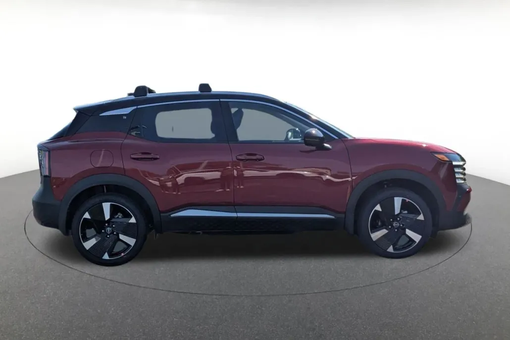 2026 Nissan Kicks SR photo 1