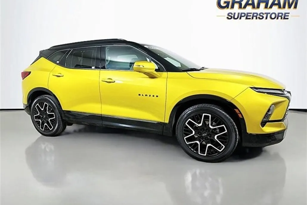 2023 Chevrolet Blazer RS photo 1
