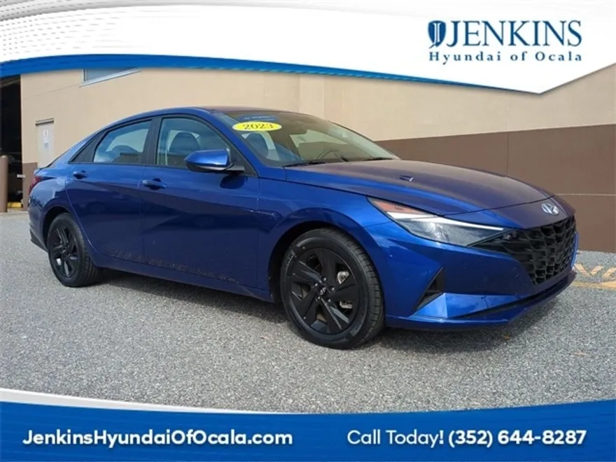 2023 Hyundai Elantra SEL photo 1