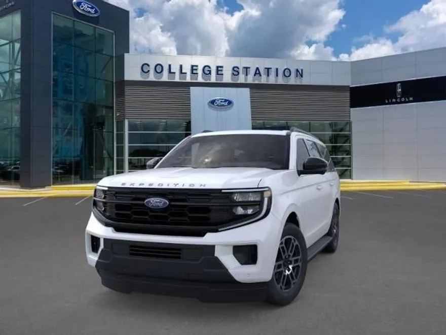 2025 Ford Expedition photo 1