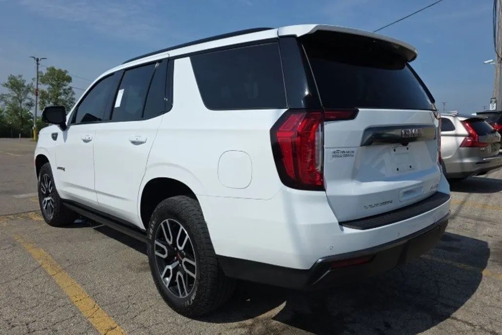 2023 Gmc Yukon AT4 photo 1