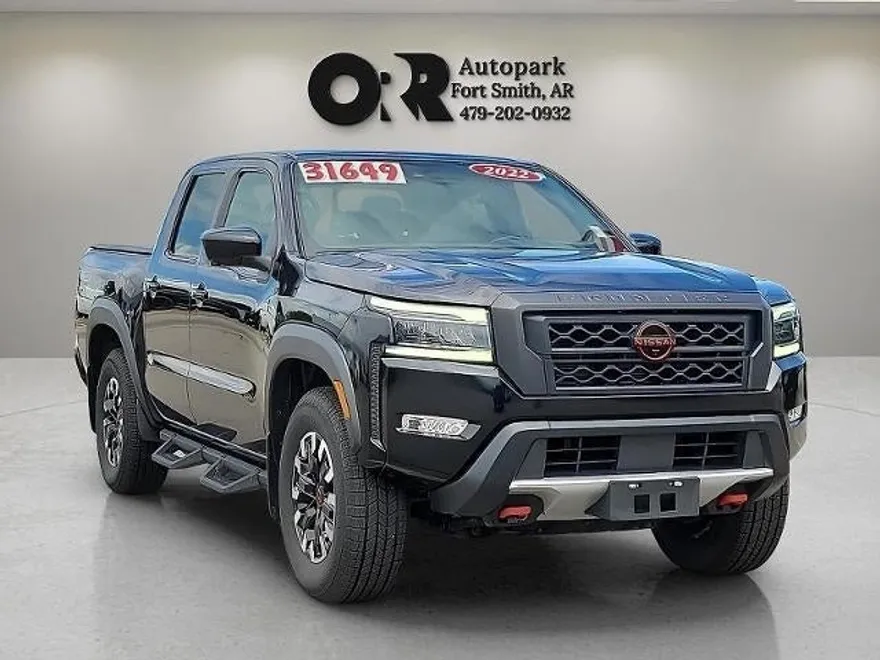 2022 Nissan Frontier Crew Cab PRO-4X photo 1