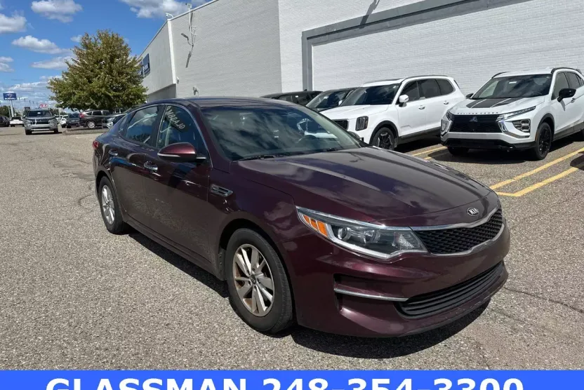 2017 Kia Optima LX photo 1