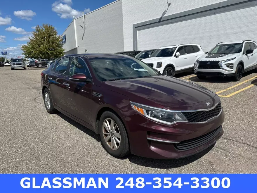 2017 Kia Optima LX photo 1