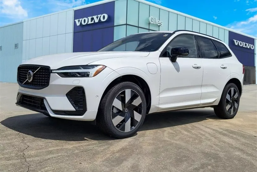 2024 Volvo XC60 Recharge T8 Plus photo 1