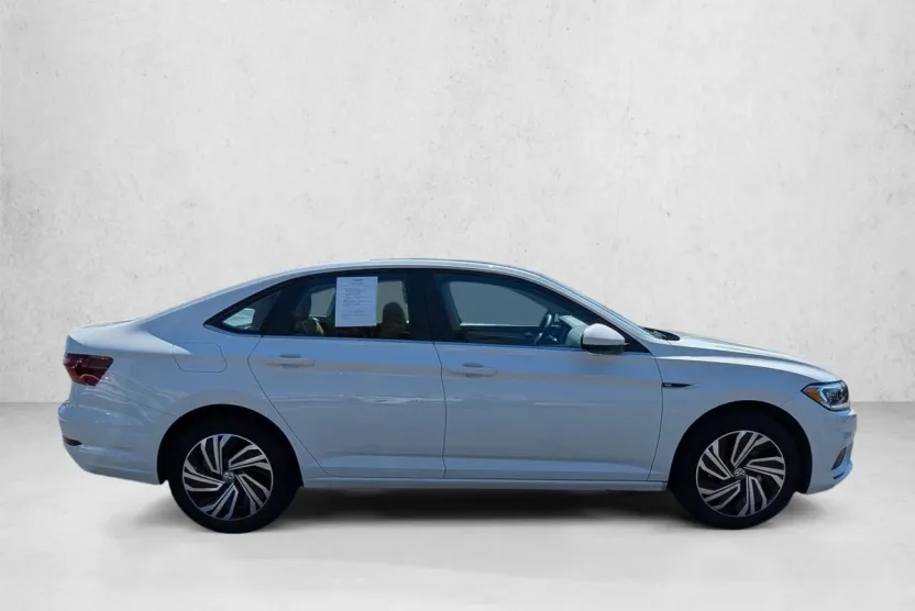 2021 Volkswagen Jetta SEL photo 1
