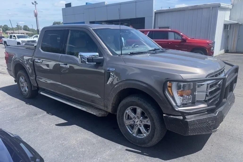 2023 Ford F-150 Lariat photo 1