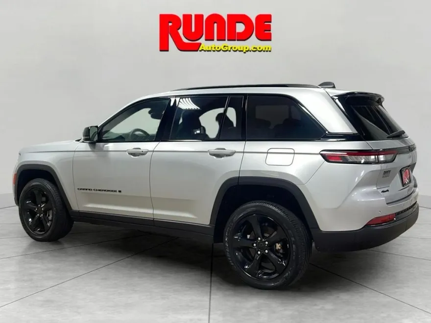 2024 Jeep Grand Cherokee Altitude photo 1