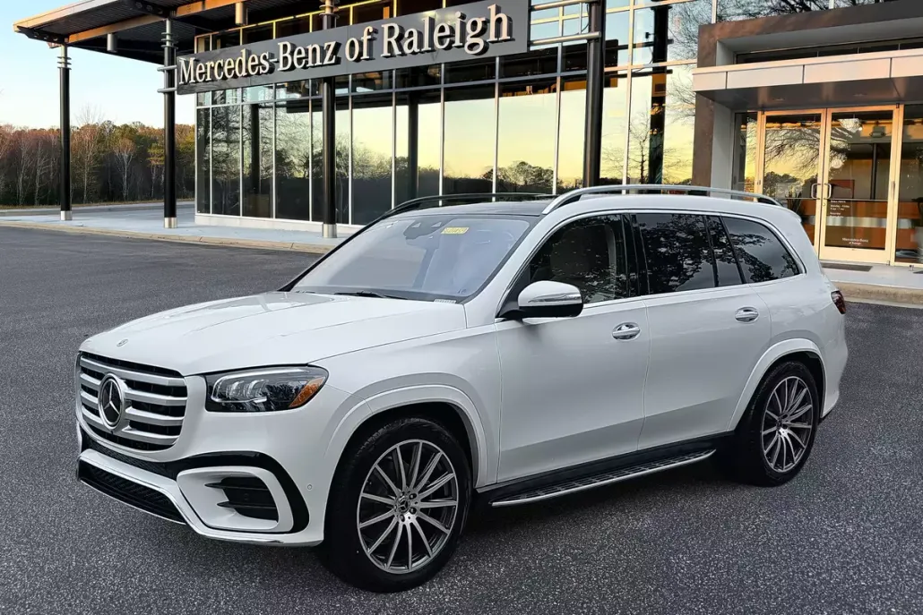 2026 Mercedes Benz GLS 450 4MATIC photo 1