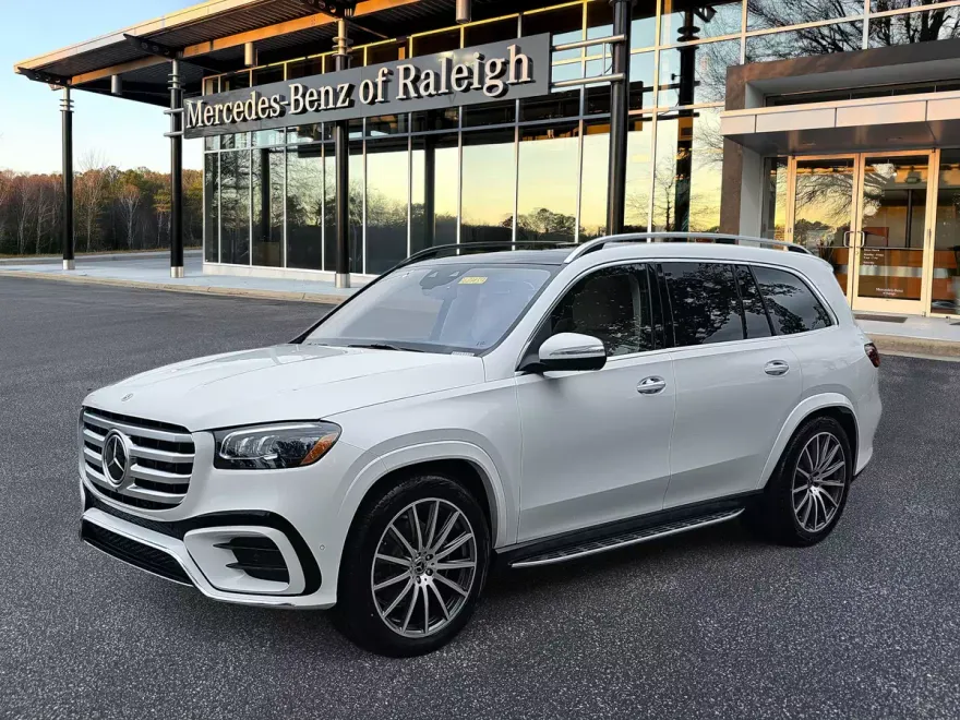 2026 Mercedes Benz GLS 450 4MATIC photo 1